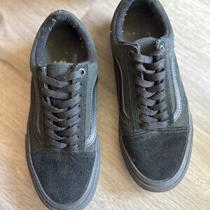 Black Vans Pro